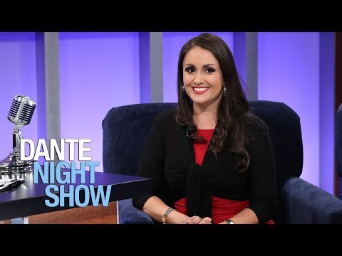 La actriz Leslie Garza.. 'el que es gallo donde quiera canta'– Dante Night Show