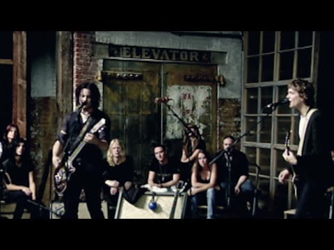 The Raconteurs – Level (Official Live Video)