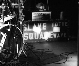 SLAVE-to-the-SQUAREwave