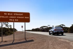 Electric car crosses the Nullabor with innovative fast charger