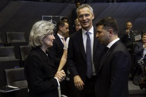 Ambassador Kay Bailey Hutchison (U.S. Permanent Representative to NATO), NATO Secretary General Jens Stoltenberg and the President of Ukraine, Volodymyr Zelenskyy, 04 Jun. 2019