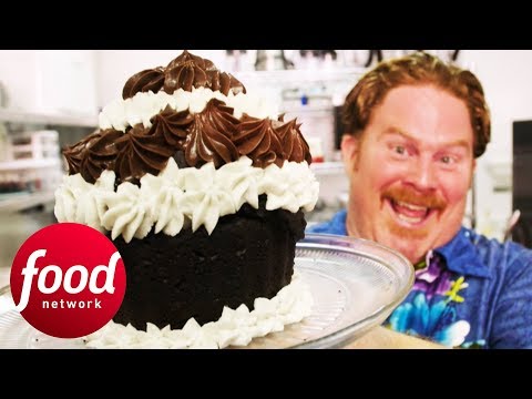 Kirby Kupcake’s Goliath Cupcake Gives Casey the Ultimate Sugar Rush | Man v Food