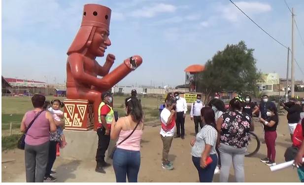 Peruvian_statue’s_giant_penis_thrills_tourists_but_vandals_are_turned_off_Peru_The_Guardian_-_2022-01-07_08.57.39