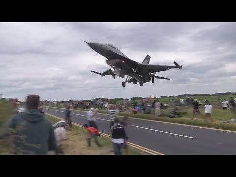 Fighter Jet Almost Lands Too Early