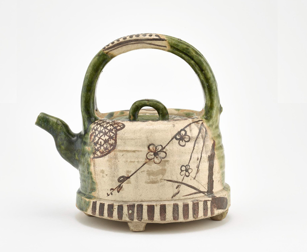 arsvitaest:
“Oribe ware ewer, Japan, Edo Period 1615-1624, glazed stoneware
”