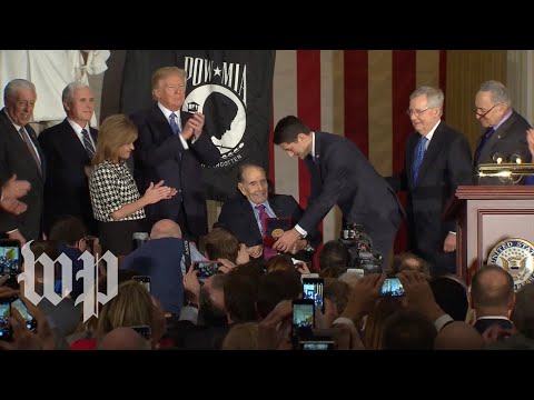 Bob Dole awarded Congressional Gold Medal