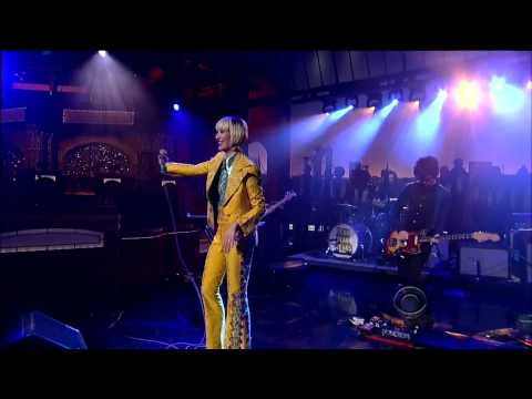 yeah yeah yeahs "Sacrilege" on Letterman 4/5/13