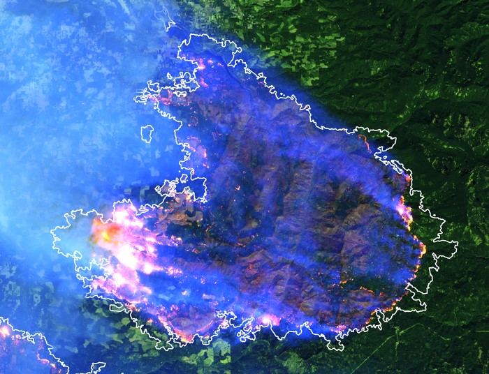 Satellite image of the Riverside fire in Oregon, 2020.