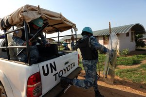 Peacekeepers of the UN Mission in South Sudan (UNMISS) patrol the area around the UNMISS compound at UN House Jebel in Juba, 15 July, 2016