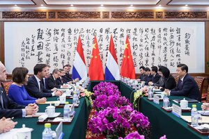 President Xi Jinping receives Prime Minister Rutte and Minister Ploumen on the first day of their visit to China