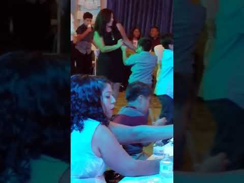 Sebastian bailando con su mamá 2 de 2