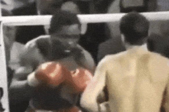 Jeff Fenech (right) taking on Azumah Nelson in Las Vegas in 1991.