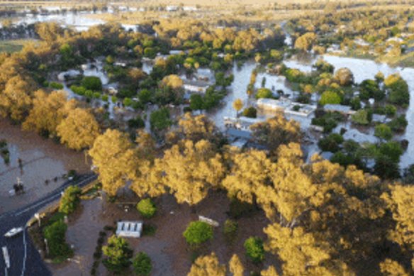 One in five residents of Eugowra rescued by helicopter or boat