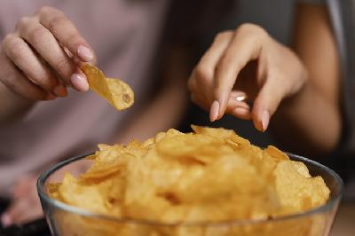 Ternyata Ini Alasan Ilmiah Orang Suka Makanan Renyah