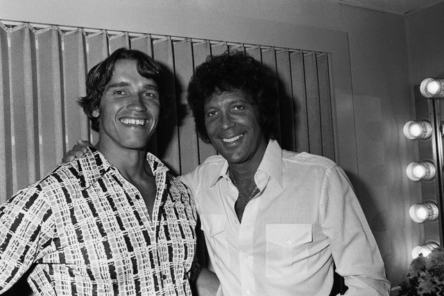 Arnold Schwarzenegger and Tom Jones --1977.