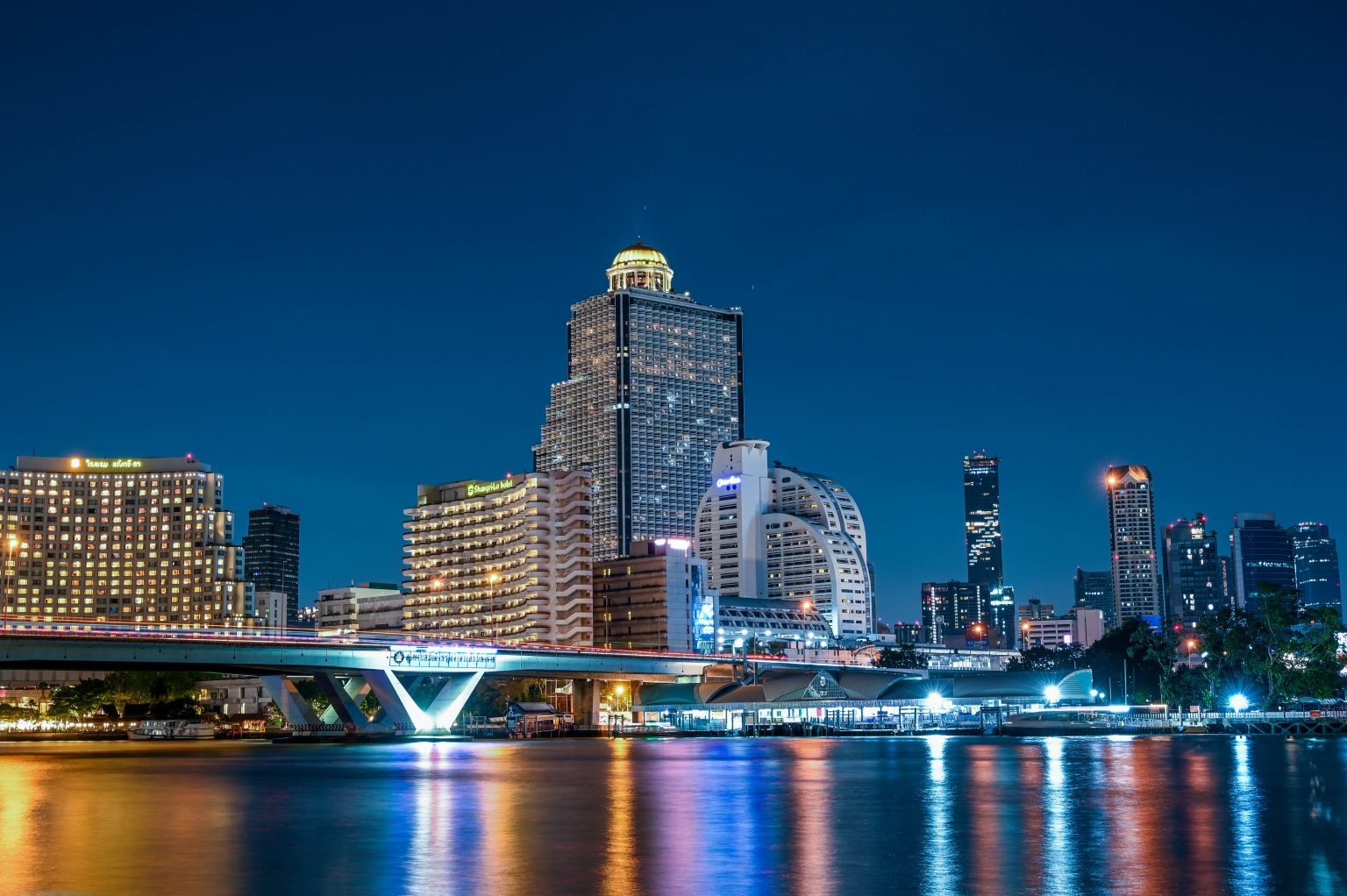 Bangkok riverside at night. Photo contributed by Da Chakrapan to the WordPress Photo Directory.