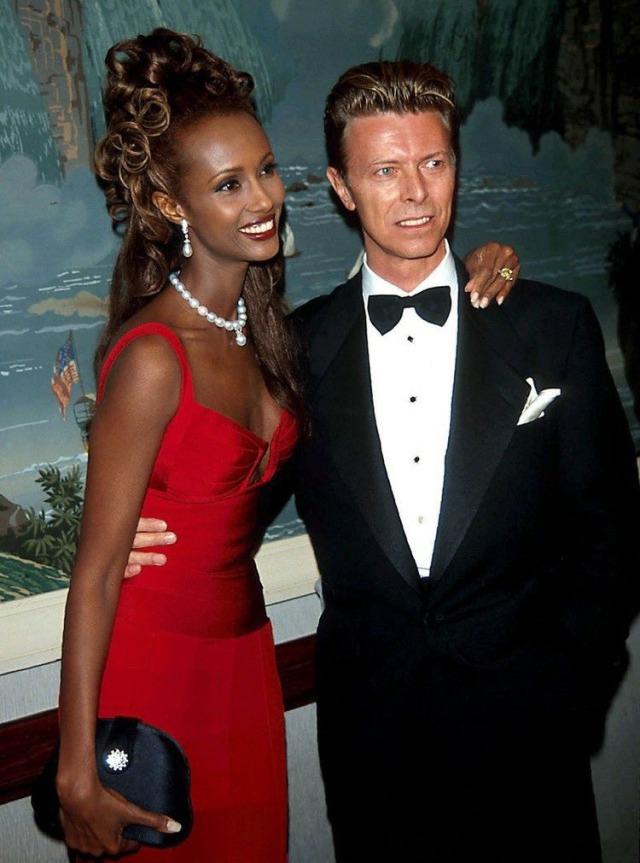 r/OldSchoolCool - Iman & David Bowie at the Transafrican Forum Awards (1992).