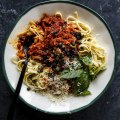 Pasta with cauli-bol and crispy capers.