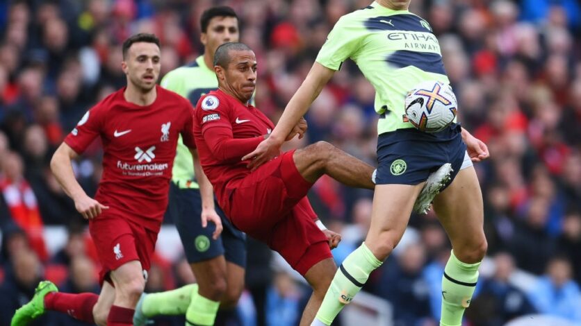 Liverpool land first blow against City