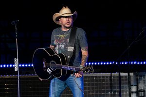 Jason Aldean Back in The Saddle Tour at iThink Financial Amphitheatre on October 29, 2021 in West Palm Beach, Florida. Credit: Aaron Gilbert