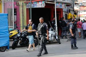 Movement of police officers in the Rocinha favela, south of Rio de Janeiro, Brazil