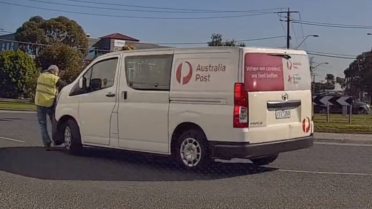 Video: Dash-cam footage captures Australia Post driver involved in alleged road rage incident