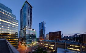 Holiday Inn Hotel & Suites Montreal Centre-Ville Ouest Exterior photo