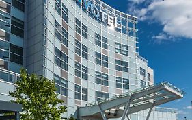 Novotel Montreal Aeroport Exterior photo