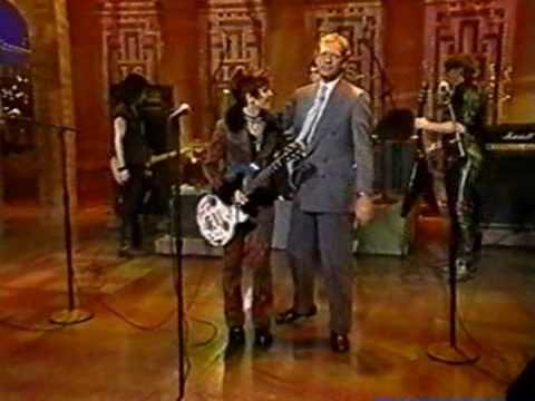 Joan Jett - Love Is All Around (Live Letterman)