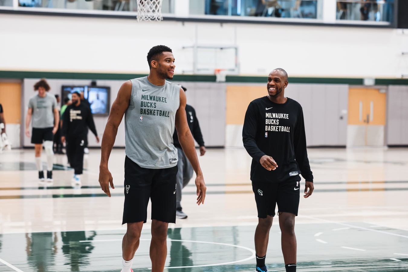 article-image: In Photos: Practice in Milwaukee | 11.2.23