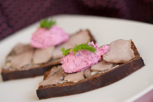 Rye bread, lamb's tongue, beetroot & horseradish spread