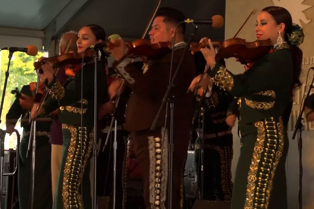 Meeting of the Mariachis: Mariachi Aztlán and Mariachi Los Camperos de Nati Cano