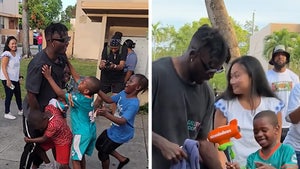 Tyreek Hill Surprises Young Fan That Went Viral W/ Insane Runs, Catch