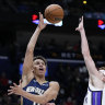 New Orleans Pelicans guard Dyson Daniels (11) passes around Sacramento Kings guard Kevin Huerter.