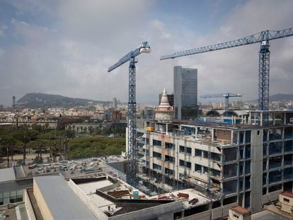 Obras en el hospital del Mar, este verano.