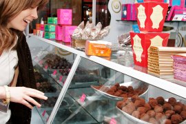 I’ll try that one and that one… chocoholics are well catered for on this London tour.