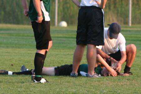 New guidelines call for ‘absolute minimum’ of 21 days off after concussion