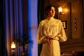 Geraldine Hakewill in Queensland Theatre’s Gaslight.