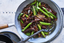 Stir-fried beef and asparagus.