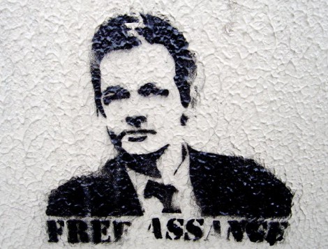 graffiti58-banksy-free-assange-1000x1000.jpg