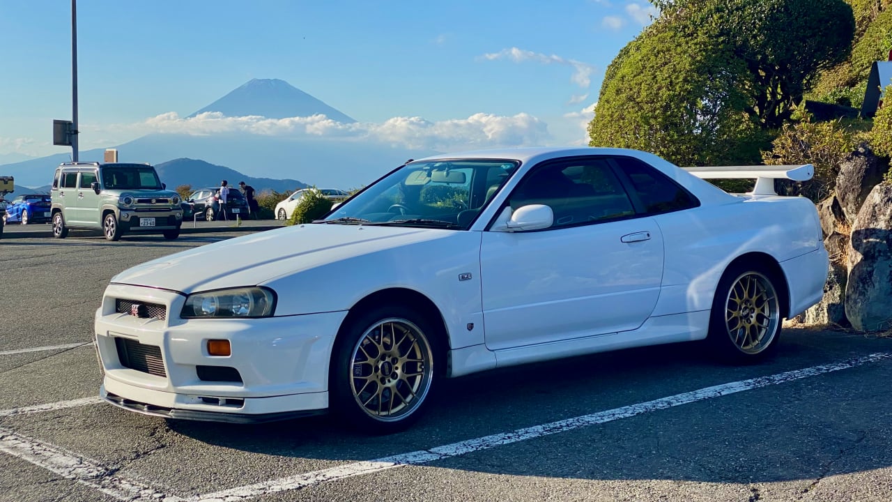 Driving Lewis Hamilton’s Nissan Skyline GT-R through Japan