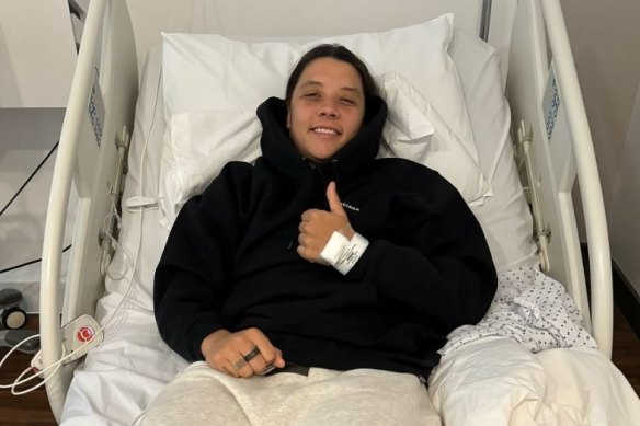 Sam Kerr in hospital after knee surgery.