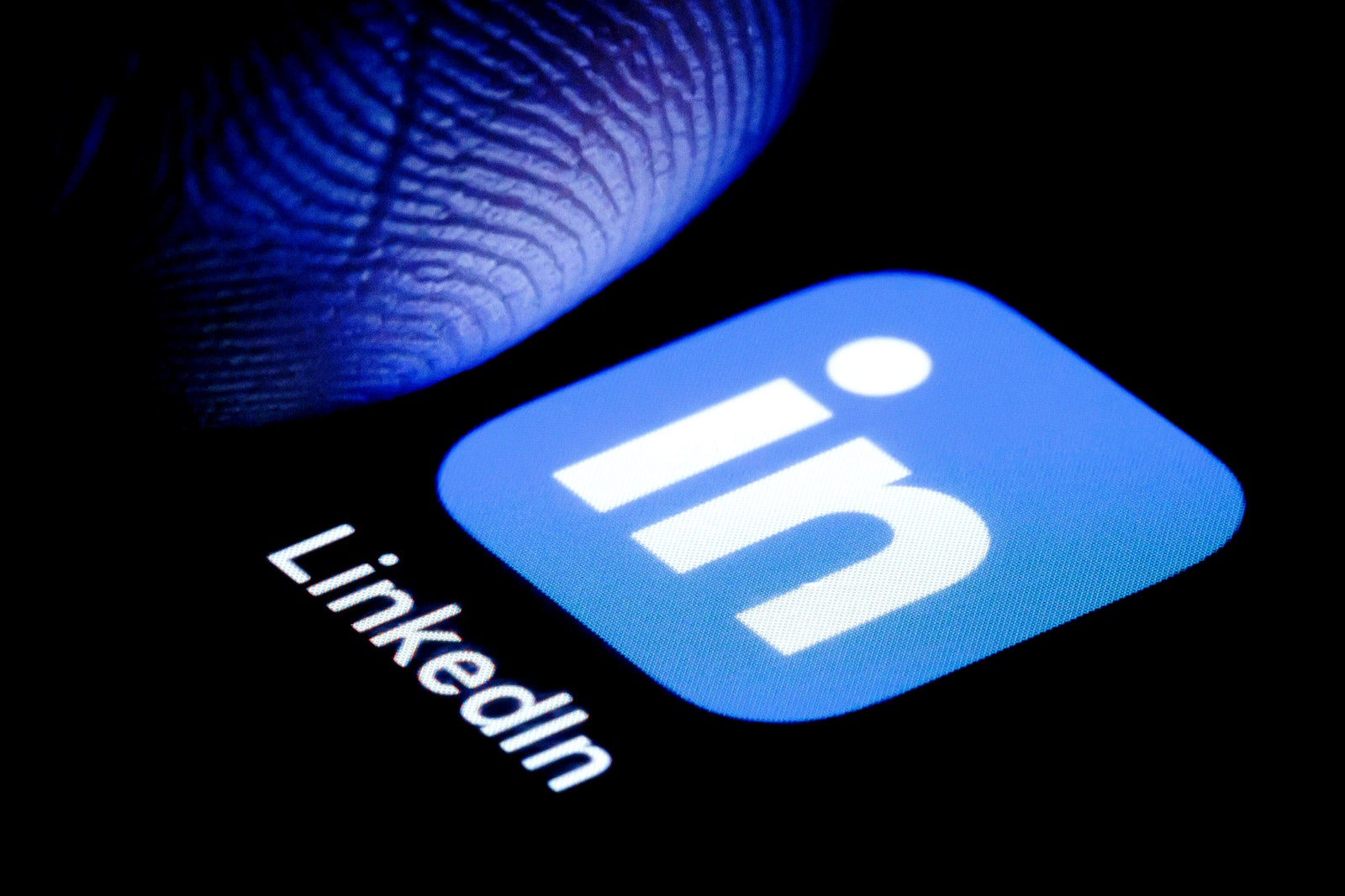 LinkedInでプロフィール閲覧の“足跡”や通知をオフにする方法