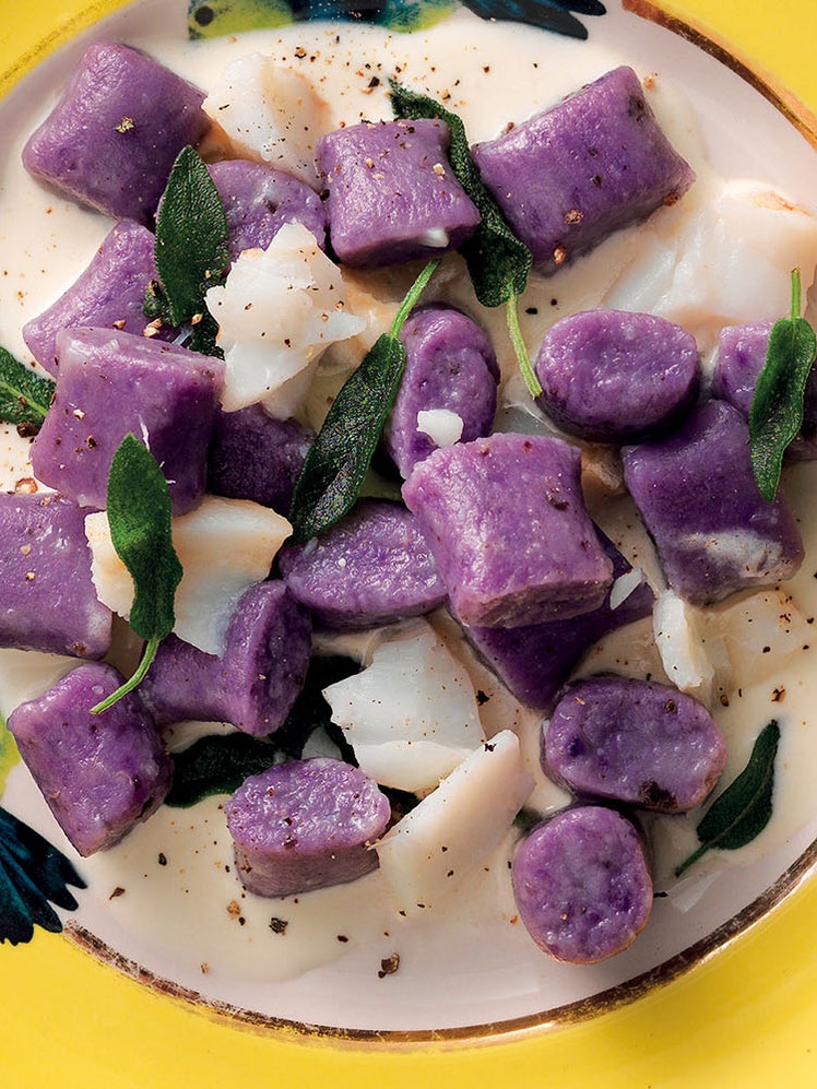 Gnocchi viola, baccalà e salsa di parmigiano