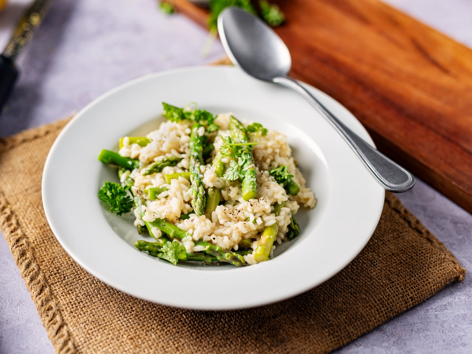 Risotto agli asparagi: la ricetta classica da sapere a memoria