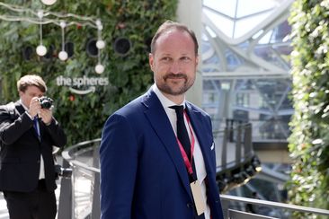 Crown Prince Haakon of Norway visits The Amazon Spheres