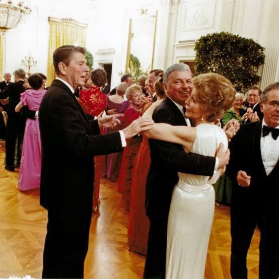 r/pics - Ronald Reagan telling Frank Sinatra to stop dancing with his wife at a White House ball, 1981