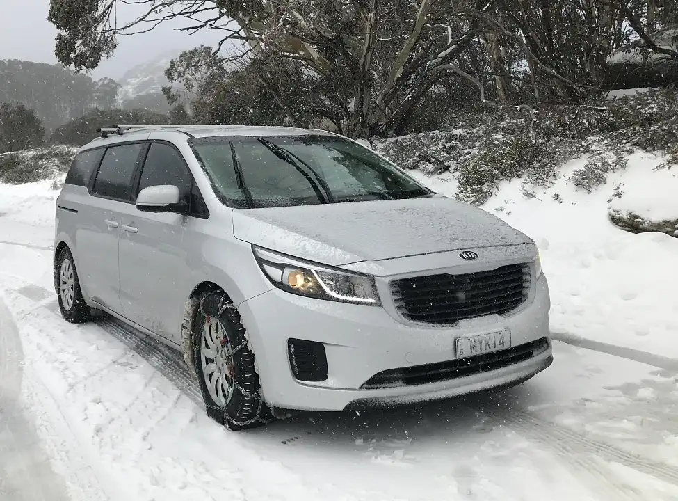 2017 Kia Carnival S review