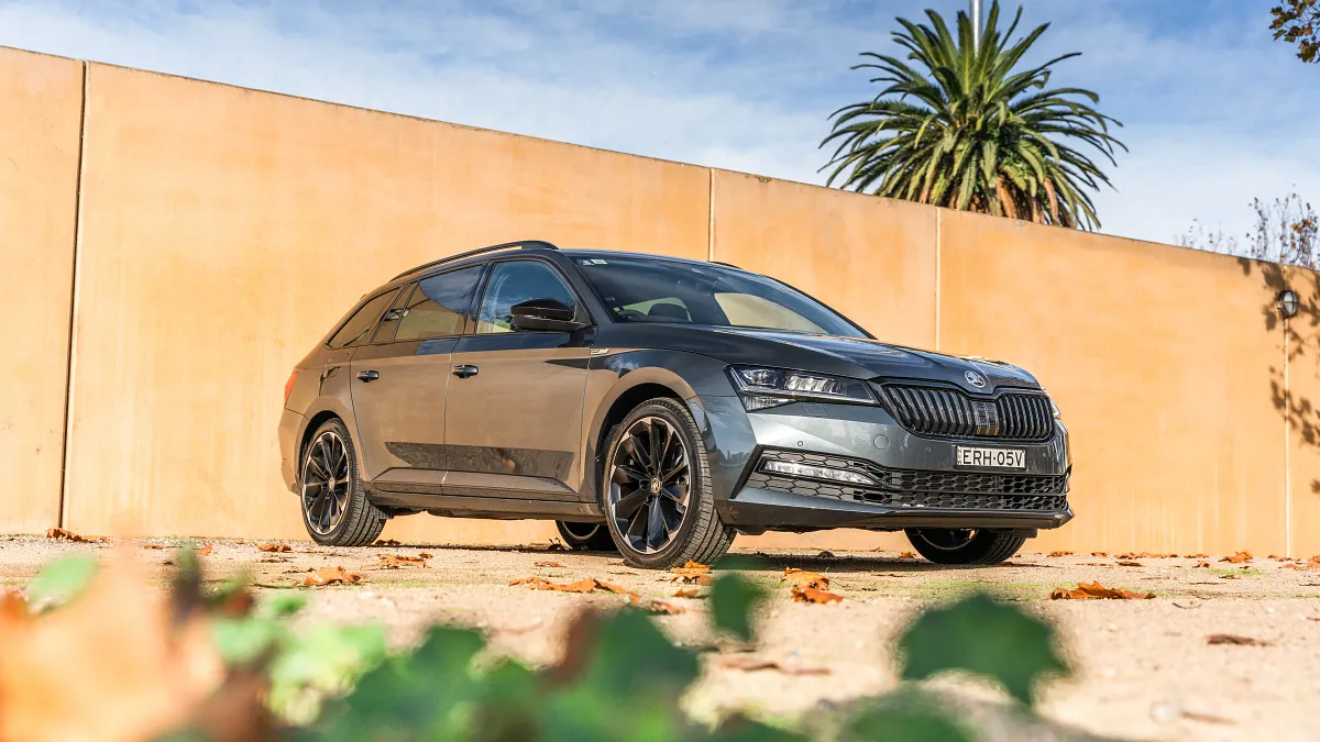 SKODA Superb Showroom