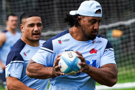 Pone Fa’amausili in Waratahs training kit.